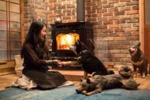 はしもとみおの彫刻の値段やプロフィールは？